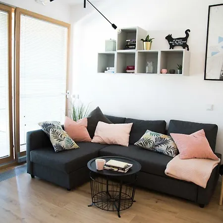 Modern Super Studio, 39 M2, Kolejowa 47 Warsaw